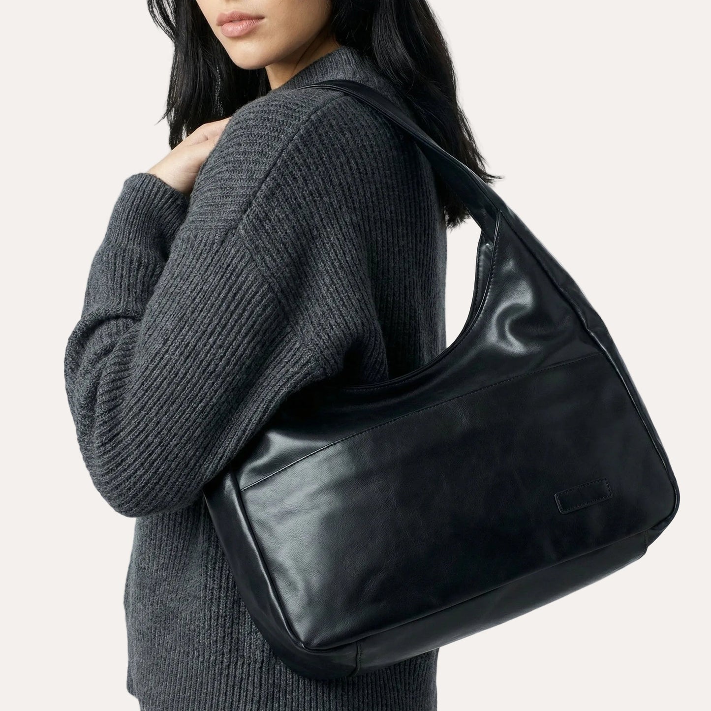 Quiro Ellie Hobo Bag – Sleek Minimalist Shoulder Bag for 13-Inch Laptops