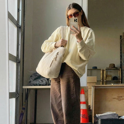Quiro Corduroy Tote Bag – Soft Ribbed Texture, Spacious Everyday Carry