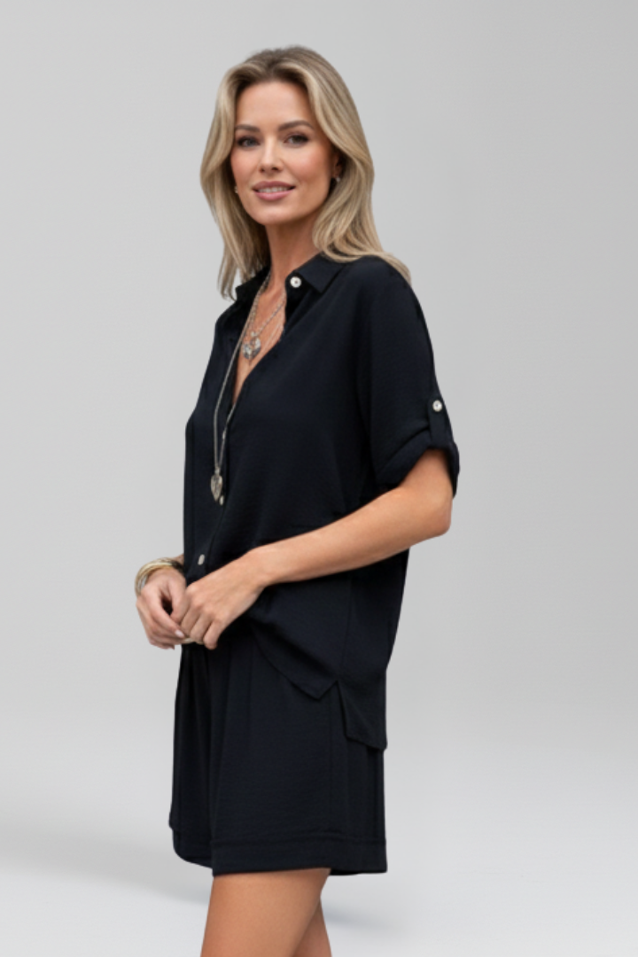 Chic Women's Button-Front Jumpsuit with Short-Leg Silhouette