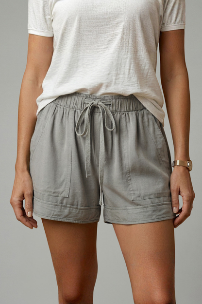 Quiro Relaxed-Fit Drawstring Shorts – Custom Comfort with Side Pockets