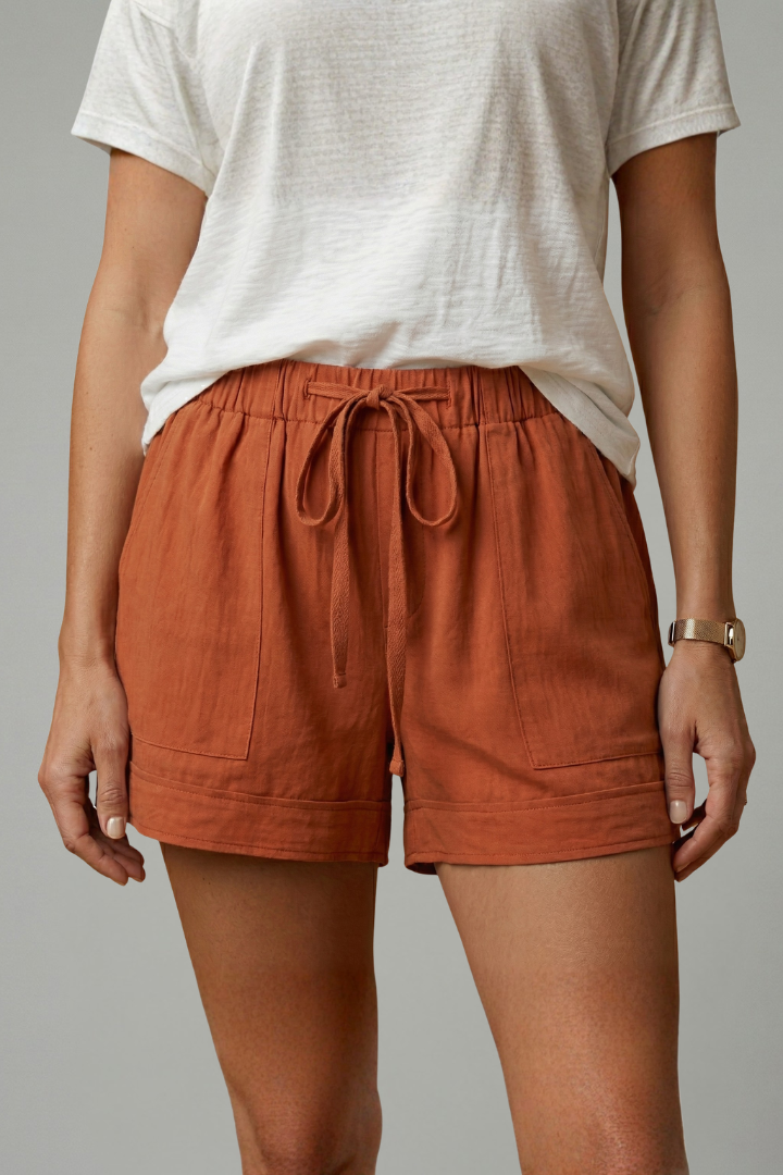 Quiro Relaxed-Fit Drawstring Shorts – Custom Comfort with Side Pockets