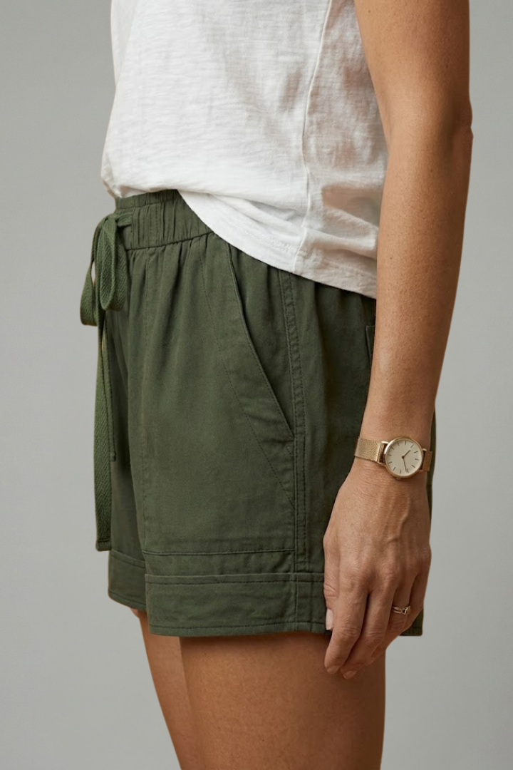 Quiro Relaxed-Fit Drawstring Shorts – Custom Comfort with Side Pockets