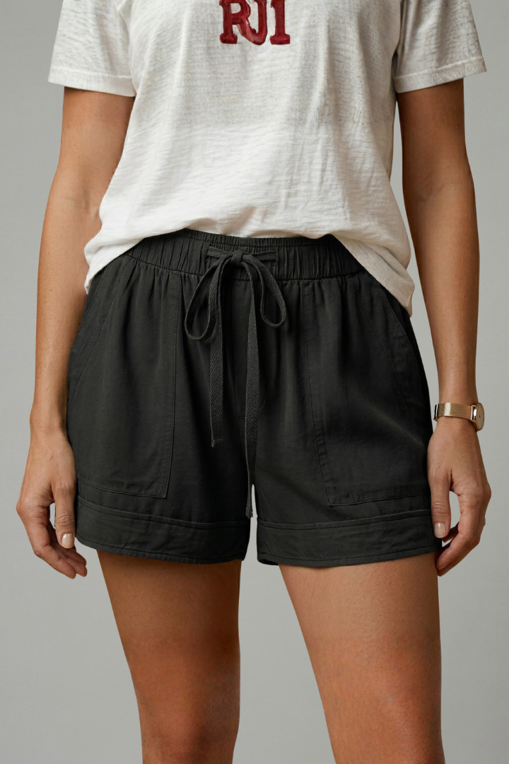 Quiro Relaxed-Fit Drawstring Shorts – Custom Comfort with Side Pockets