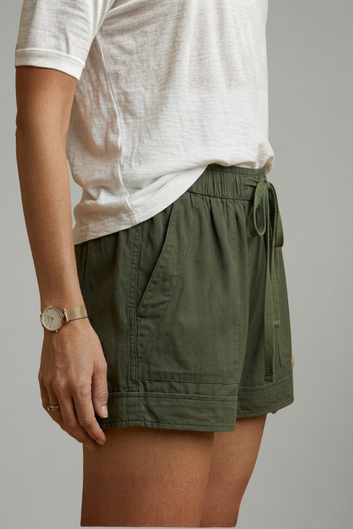 Quiro Relaxed-Fit Drawstring Shorts – Custom Comfort with Side Pockets