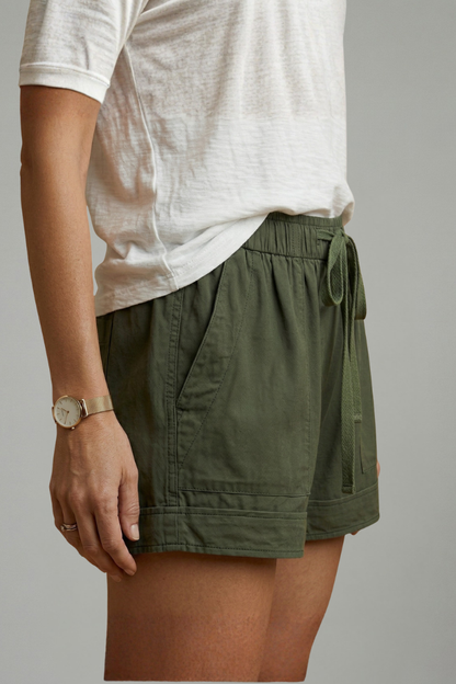 Quiro Relaxed-Fit Drawstring Shorts – Custom Comfort with Side Pockets
